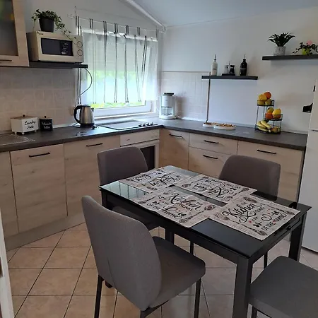 Apartament With Parking Space Palit, Rab - 22743 Rab Town